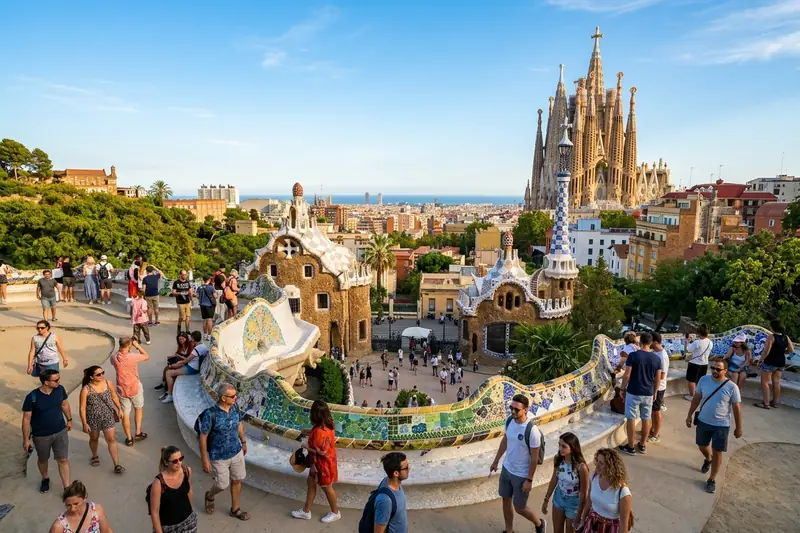 Barcelona: Sagrada Familia and Park Güell Tour